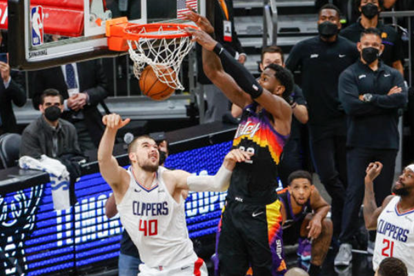 籃球比賽中常見(jiàn)的戰(zhàn)術(shù)有哪些?